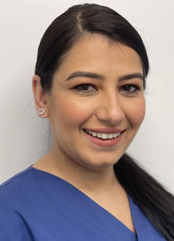 Tannlege Heela Faizi ved Ullensaker Tannlegesenter