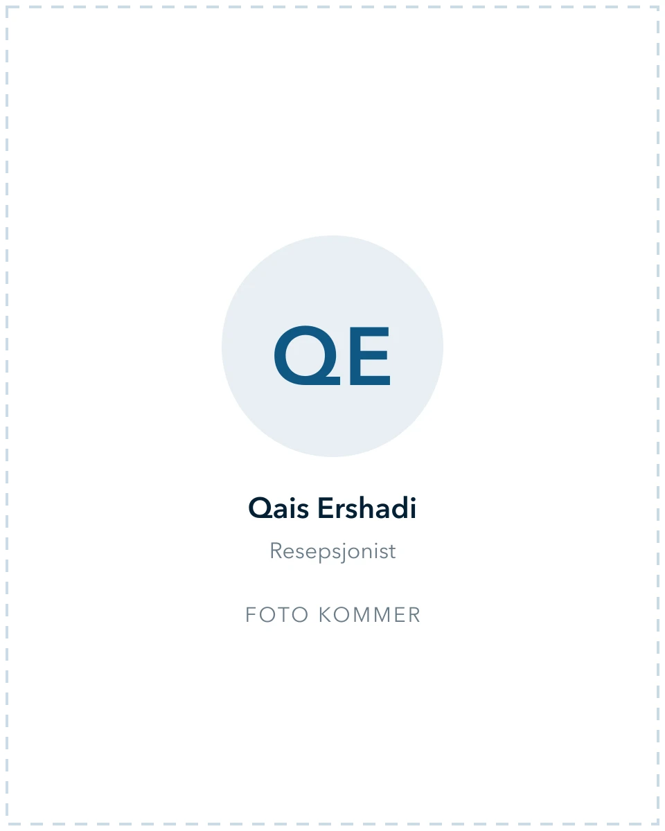 Resepsjonist Qais Ershadi ved Ullensaker Tannlegesenter